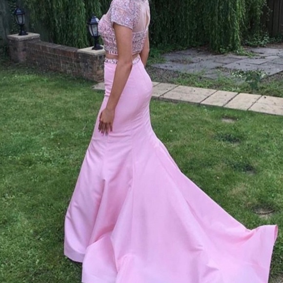 Sherri Hill two piece pink prom dress💓 - Picture 3 of 7